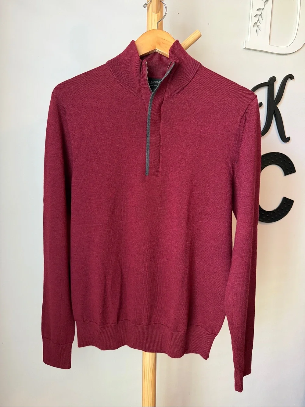 Banana Republic 1/4 Zip Wool Sweater Burgundy Pullover Top Men’s Size Small